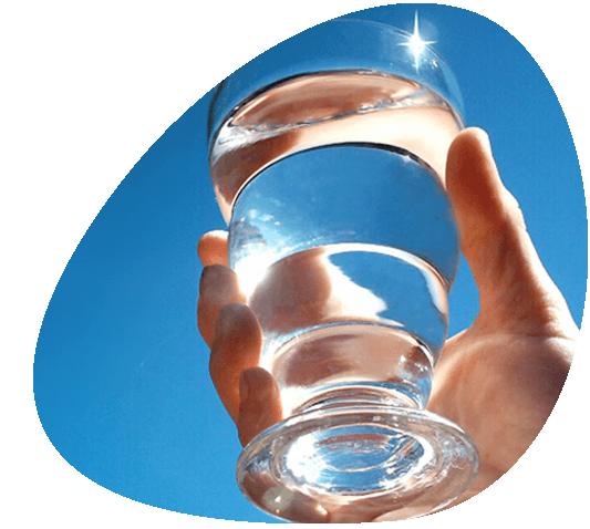 hand-holding-glass